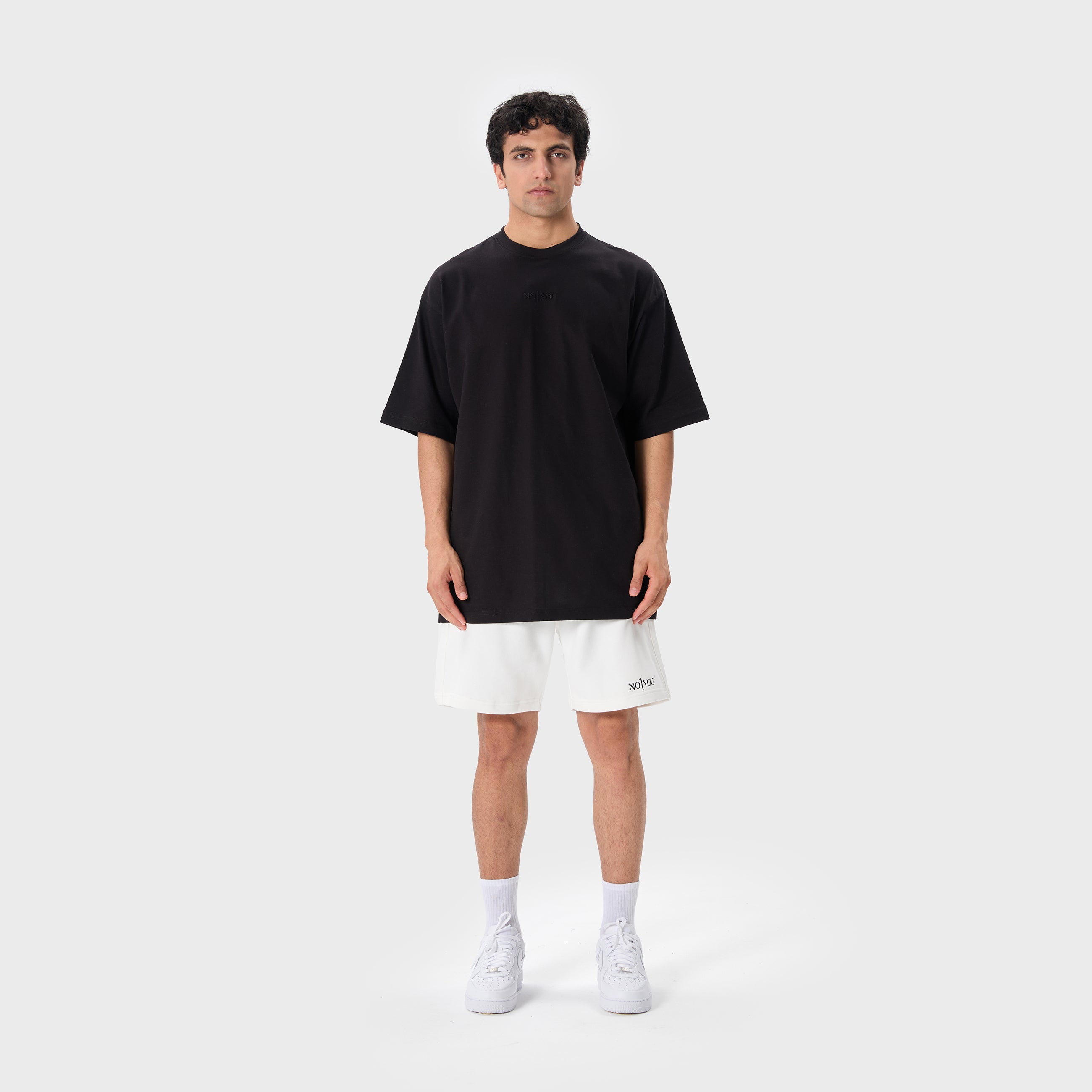 ESSENTIAL 2 WHITE EMBROIDERY SWEATSHORT