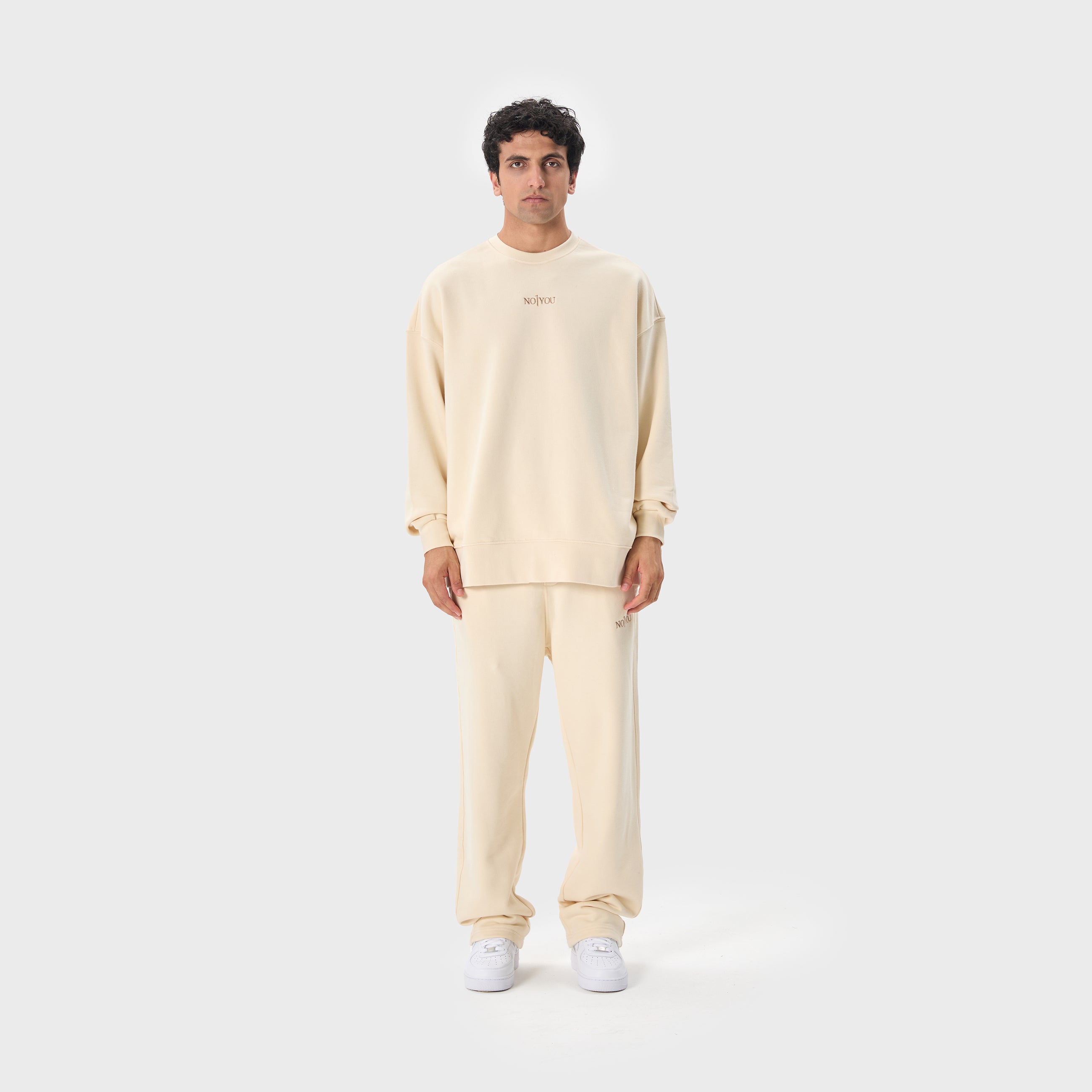 ESSENTIAL 2 STONE EMBROIDERY SWEATSHIRT