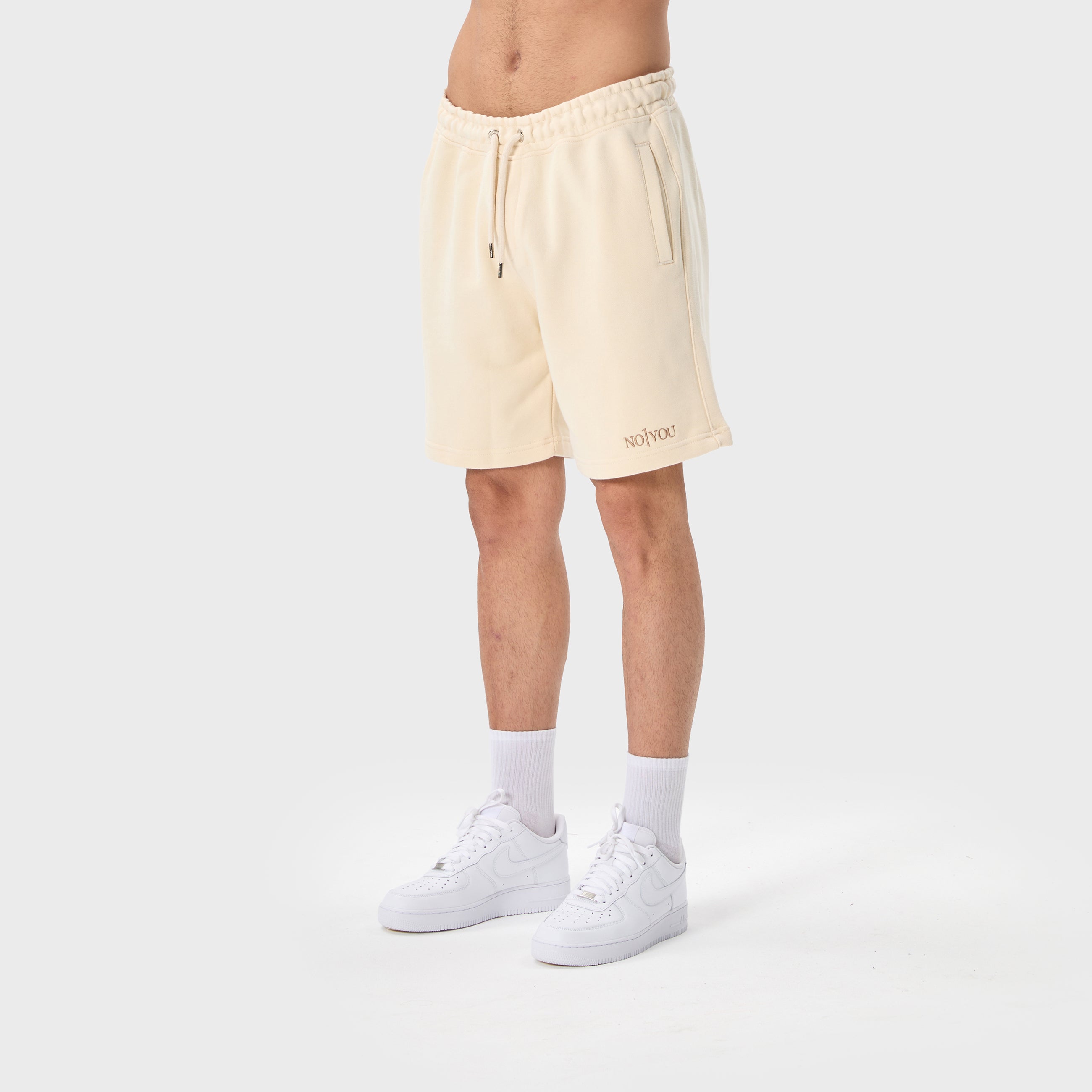 ESSENTIAL 2 STONE EMBROIDERY SWEATSHORT