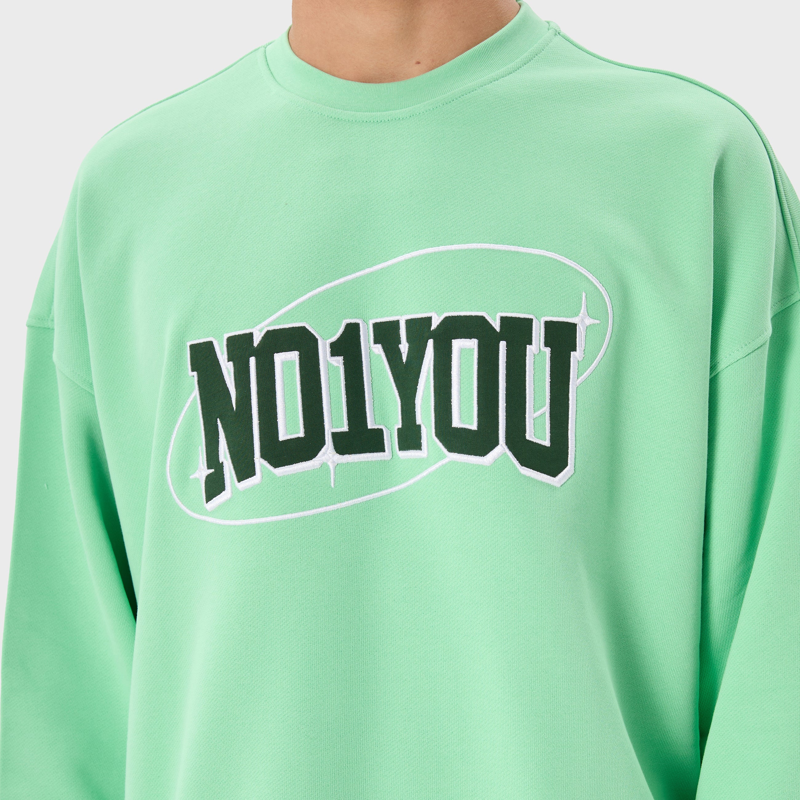 ESSENTIAL 2 GREEN ASH STAR SWEATSHIRT