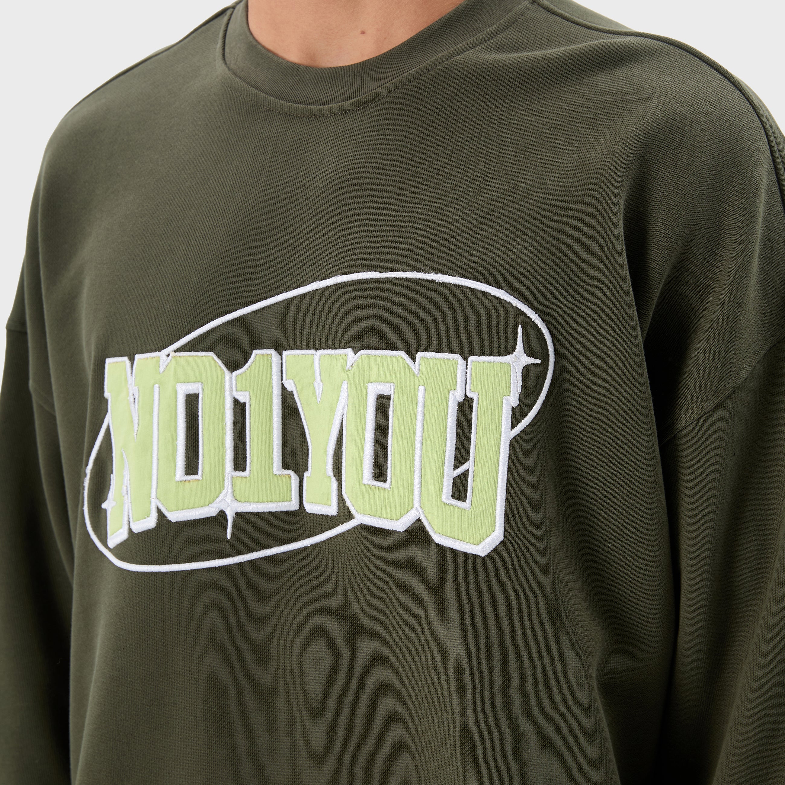 ESSENTIAL 2 DARK GREEN STAR SWEATSHIRT
