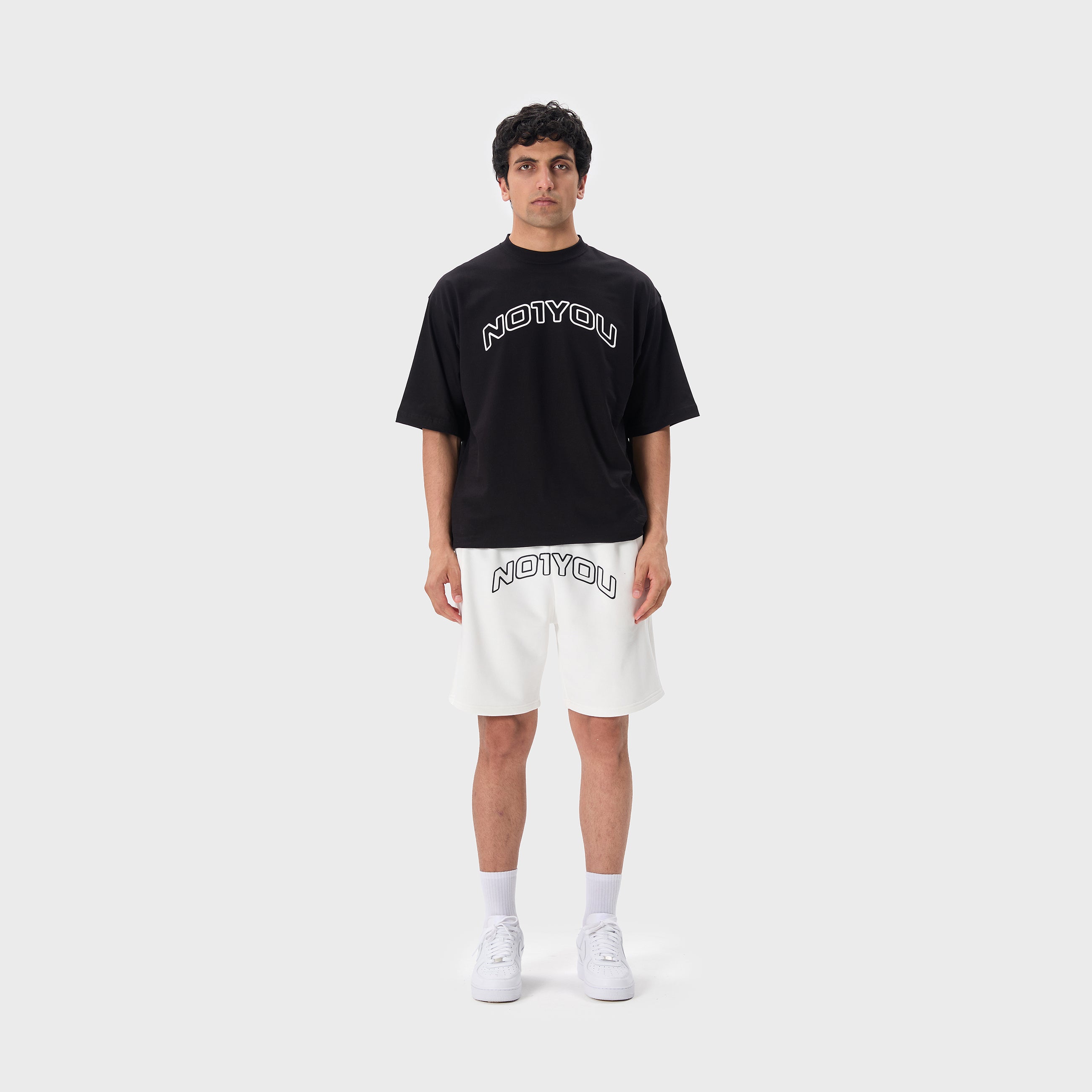 ESSENTIAL 2 WHITE EMBOSSED SWEATSHORT