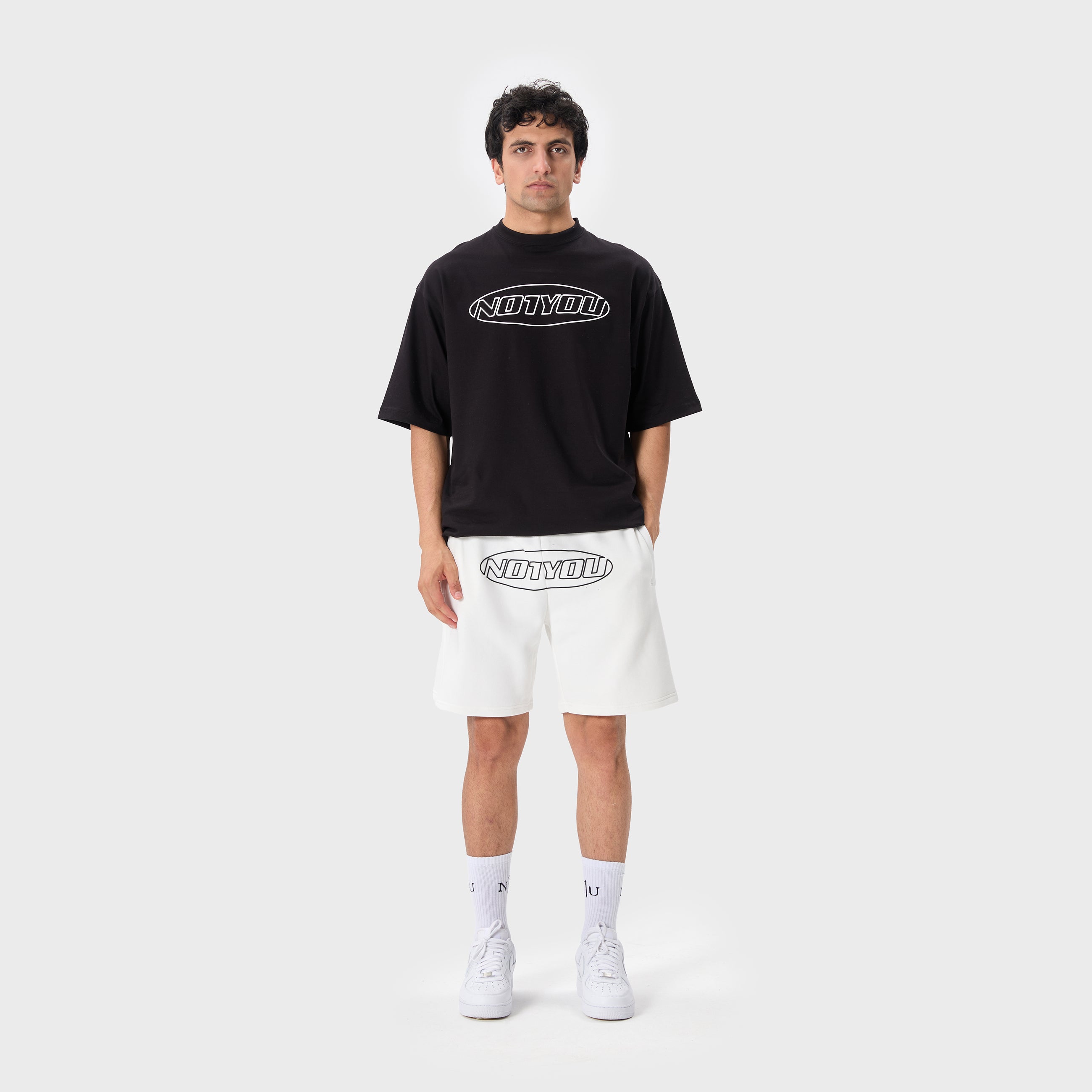 ESSENTIAL 2 WHITE ELLIPSE SWEATSHORT