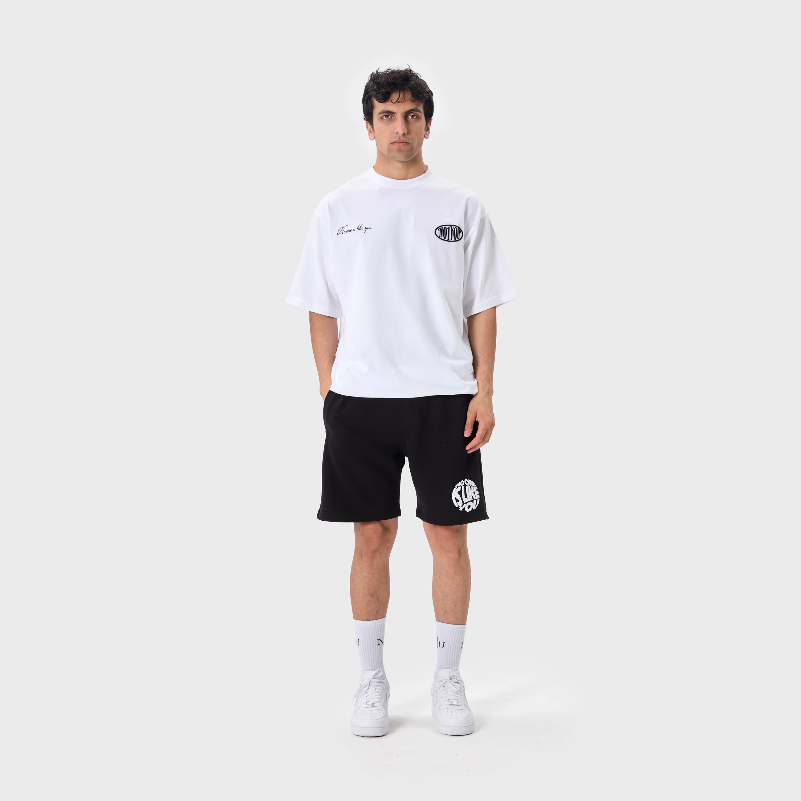ESSENTIAL 2 BLACK ROUND PRINTED SWEATSHORT
