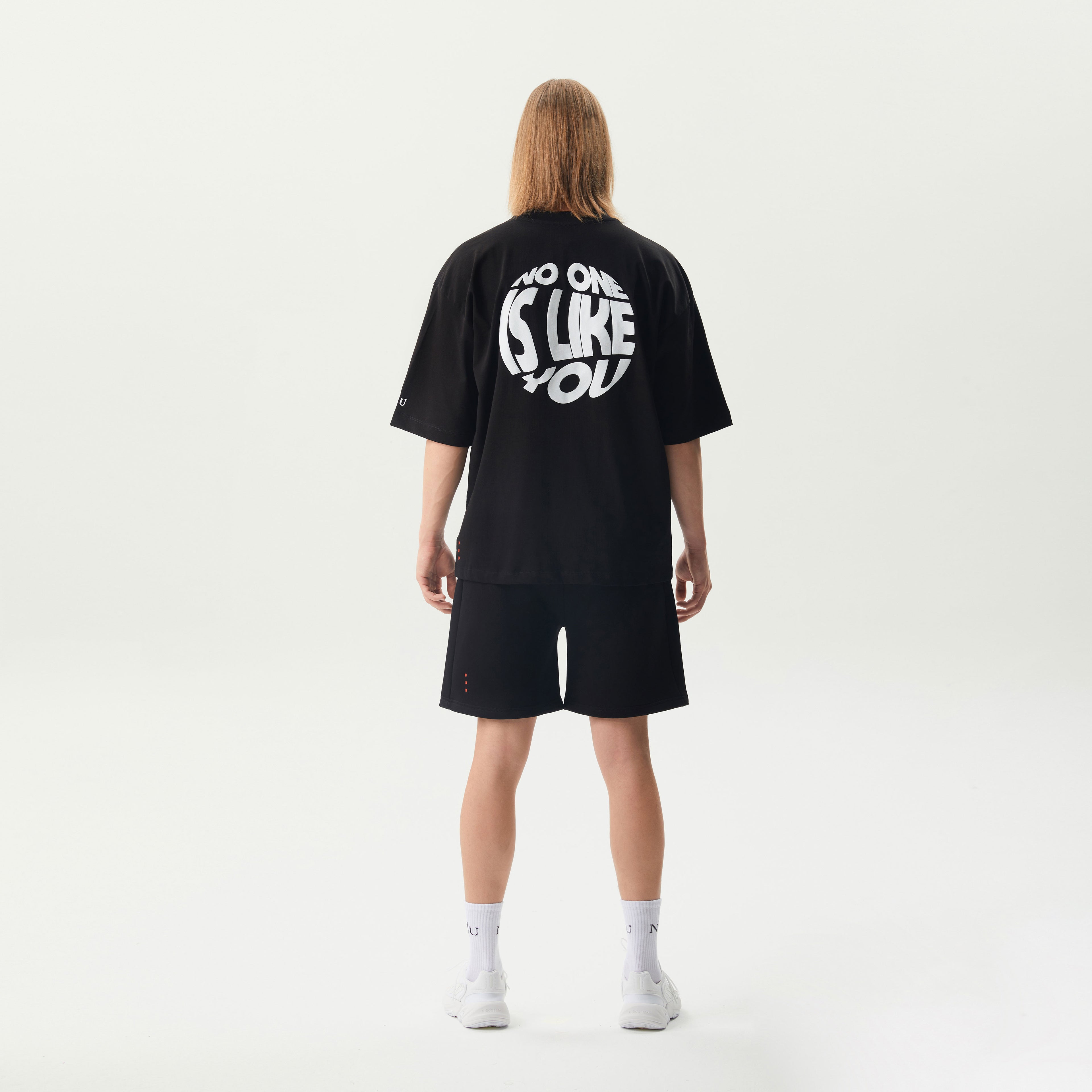 T-Shirt mit Backprint Schwarz Unisex - No1You