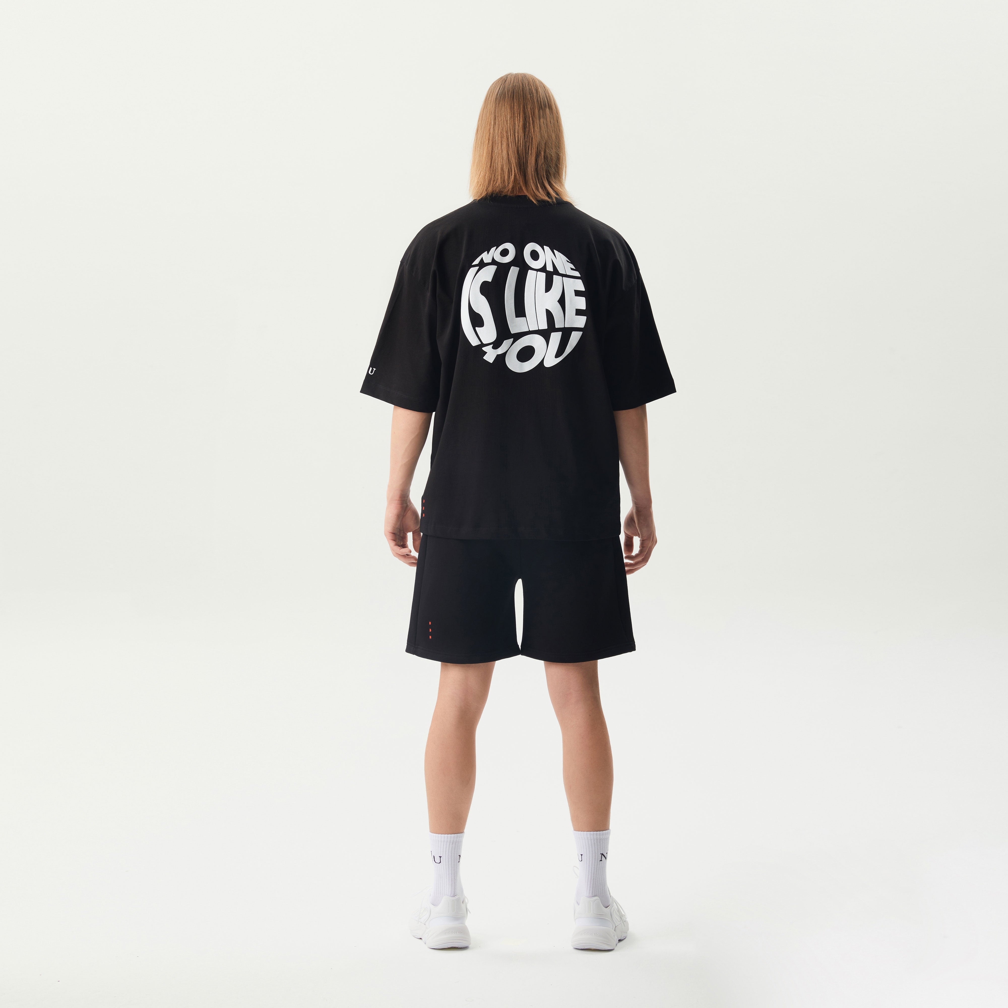 T-Shirt mit Backprint Schwarz Unisex - No1You